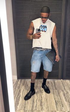 Yg Outfit Style, Denim Jorts Outfit Men, Yg Fashion, Aesthetic Retro Outfit, Aesthetic Male Outfits, Mens Streetwear Outfits, British Style Men, Drippy Outfit