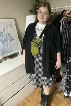 Eccentric Outfits Plus Size, Spring 2024 Plus Size Outfits, Tomboy Plus Size Outfits, Midsize Alternative Outfits, Midsize Night Out Outfit, Plus Work Outfit, Artsy Streetwear, Midsize Ootd, Outfit Edit