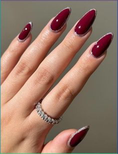 DIY step-by-step tutorial to achieve the ultimate autumn look for your nails! This easy nail art design include autumn trees with gold nail polish to replicate the ultimate fall vibes. What do you think about this design? Comment below. Follow @manicureguru for more nail art designs and tutorials. Red And Silver Nails, Red Nail Designs, Burgundy Nails, Red Nail, Winter Nail Designs, Nail Accessories, Rhinestone Nails