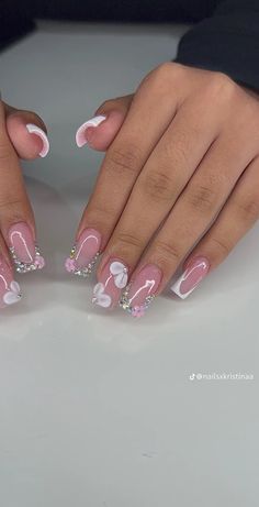 Short Nail Cute Designs, Nail Ideas Different Colors, Nails One Finger Design, Nail Ideas Short White, French Tip Acrylic Nails With Glitter, Cool Nail Inspo Simple, Birthday Nail Inspo 2024, French Tips Nails With Design, 3 D Flower Nails