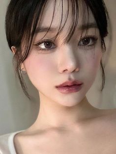 Makeup Ala Korea, Makeup Asia, Makeup Ulzzang, Makeup Layout, Straight Eyebrows, Asian Makeup Looks, Ulzzang Makeup, Japanese Makeup, Cute Makeup Looks