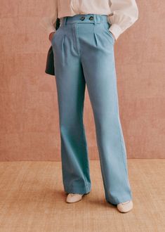 High-waisted trousers;Slant pockets on the front and welt pocket on the back;Button and zip fastening on the front;Inside leg length: 83 cm (on all sizes) Fall Sewing, French Beauty, Cotton Textile, Look After Yourself, High Waisted Trousers, Sewing Inspiration, Parisian Style, Welt Pocket, Tights