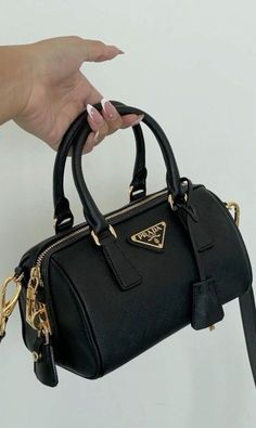 Prada bags. Guess Bags Aesthetic, Expensive Bag, Trendy Purses, My Style Bags, Luxury Bags Collection, Handbag Essentials, Bag Obsession, Girly Bags, Luxury Purses