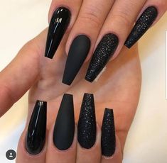 Ultra Glam Manicure Ideas - Alyce Paris Dark Colored Nail Designs, Black Sugar Nails, New Years Nails Coffin, Long Black Nails, Nails Women, Nails With Glitter, Long Nail Art, Black Coffin Nails