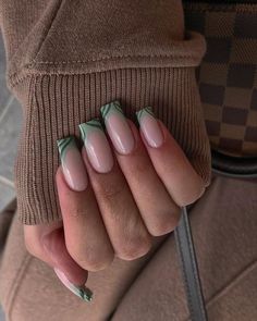 French Tip Nails Sage Green, Nails Inspiration Herbst, Nail Ideas Green, Trendy Acrylic Nails, Easy Fall Nail Designs, Tapered Square Nails, Wow Nails, Green Nail Designs, French Tip Acrylic Nails