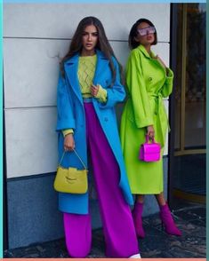 versace - luxury - eyewear - glasses - sunglasses - fashion - eyewear design - elegant - beautiful - sunnies - women style Master Wardrobe, Outfit Formal Mujer, Contrast Outfit, Bright Colors Fashion, Outfits Bonitos, Colorful Outfit, Colour Combinations Fashion, Color Combos Outfit, Colorful Outfits