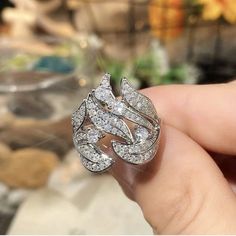 Fashionable Ring For Women 925 Silver Plated Mircopave Zircon Flower Leaf Ring! Perfect For A Gift! Size 7 Elegant Flower Ring Stamped 925, Dazzling Flower Ring For Promise Day, Dazzling Flower Ring For Promise, Stamped 925 Diamond Ring, White Gold Flower Ring, Flower Leaf, Leaf Ring, Fashion Ring, Ring For Women