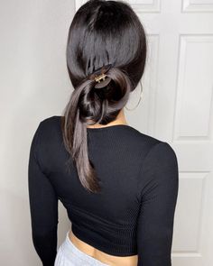 50 Stylish Claw Clip Hairstyles You Will Love Easy Hairstyles Claw Clip, Hairstyles Low Bun, Hairstyles Claw Clip, Mixed Girl Hairstyles, Selfie Challenge, Instagram Hairstyles, Easy Hairstyles For School