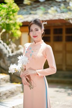 ❣️ This set includes one Ao Dai Top, 1 Pants Style: Traditional  Material: Chiffon. Stretchy ❣️ This beautiful and modern ao dai set is perfect for any special occasions: Lunar NewYear, Mid Autumn Festival, Attending Wedding, or a Family photoshoot. ❣️ Please note: - Sizing may run 1-2 sizes smaller than American standard sizes, please refer to the sizing charts for sizing. - Please contact me if you have any questions ❣️We are proud to provide you with the highest quality fabric, handpicked modest colors, and wide-range of designer styles. At Ao Dai byCuteSass, you will find: - Unique Designer Styles - Designer Highest quality material, ranging from premium chiffon to real silk - New and wide range of designs - We provide accurate sizings and support sizing exchange ❣️ Exchange: - We supp Modern Ao Dai, Leaf Ribbon, Vietnamese Ao Dai, Autumn Festival, Mid Autumn, Mid Autumn Festival, Pants Style, Blue Leaves, American Standard