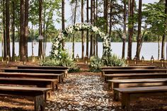 The Ritz-Carlton Reynolds, Lake Oconee - Hotel Weddings - Greensboro, GA - WeddingWire Lake Wedding Venues, Atlanta Wedding Venues, Georgia Wedding Venues, Lake Oconee, Cheap Wedding Venues, Garden Wedding Venue, Weddings By Color, Lakeside Wedding, Inexpensive Wedding