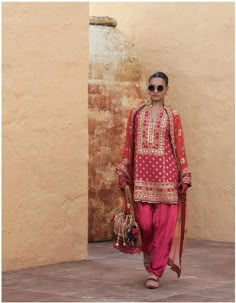 Sabyasachi Mukherjee, Pakistani Fancy Dresses, Indian Dresses Traditional, Dress Design Patterns, Designer Party Wear Dresses, Designer Dresses Casual