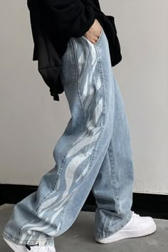 Mens Jeans Design, Jeans Design For Women, Custom Jeans Diy, Skate Clothes, Ropa Upcycling, Jeans Online Store, Skate Jeans, Jeans Design, Bleached Jeans