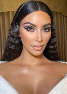 Nikki Makeup, White Eye Makeup, Winter Lipstick, Soft Make-up, Kardashian Makeup, Kim Kardashian Makeup, Cute Eyeshadow Looks, Crimped Hair, Face Beat