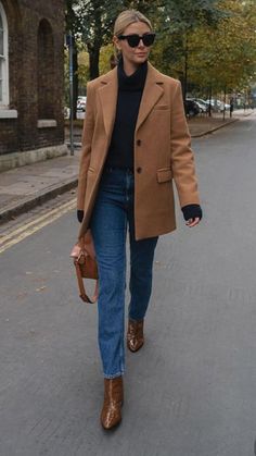 Winter Fashion Outfits Dressy, London Winter Fashion, Emma Hill, Straight Leg Jeans Outfits, Look Adidas, Estilo Indie, Skandinavian Fashion, Winter Fashion Outfits Casual, Fashion Trends Winter