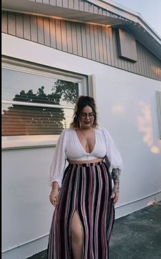 Pulse Size Summer Outfits, Mid Size Aesthetic Summer, Different Body Sizes, Outfits Gorditas, Summer Outfits Curvy, Blouses Designs, Outfit For Summer, Fashion Blouses, Look Plus Size