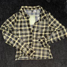 Never Worn Mesh Top. Mesh Material. Fits Like A Baby Tee (A Little Short) Cropped Button Up Shirt, Purple Flannel, Printed Dress Shirts, Green Flannel, Satin Long Sleeve, Flannel Jacket, Sleeveless Tunic, Denim Button Down, Floral Print Blouses