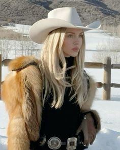 Classy Cowgirl Outfits, Shea Marie, Western Glam, Classy Cowgirl, Cowgirl Style Outfits, Looks Country, Nashville Outfits, Rodeo Outfits, Western Style Outfits