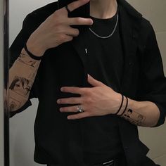 Black Outfits Edgy Men, Dark Black Anime, Eboy Aesthetic Outfits Men Black, Guy Clothes Aesthetic, Edgy Aesthetic Outfit, Eboy Aesthetic Outfits Men, Eboy Aesthetic Outfits, Aesthetic Clothes Men, Boys Aesthetic Outfits