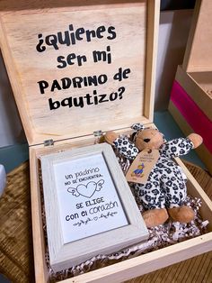 Caja para padrino de bautizo, incluye texto personalizado, portarretrato con frase emotiva, peluche y decoración exterior. Bautizo, caja de madera, caja de bautizo para padrino, peluche. Ideas Bautizo, Galaxy Tattoo, Reveal Ideas, Baby Shower Gender Reveal, Baby Photoshoot