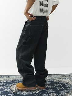 This is a casual and comfortable carpenter pants that is made out of sturdy cotton 100% fabric. With carpenter panel and trendy wide silhouette, it can be easily styled for your daily outfit.- Stone washed fabric- Fade washed detail- Trendy wide silhouette Gray Cotton Utility Cargo Jeans, Gray Utility Cargo Jeans For Streetwear, Gray Utility Cotton Jeans, Gray Cotton Jeans With Multiple Pockets, Gray Straight Leg Cargo Jeans For Streetwear, Gray Denim Cargo Pants For Streetwear, Gray Relaxed Fit Cargo Jeans, Carpenter Jeans Outfit Men, Wide Jeans Men