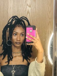 90’s Loc Styles, Earthy Black Woman Hairstyle, Y2k Loc Hairstyles, Alternative Hairstyles Black Women, Alt Hairstyles Black Women, 90s Locs Hairstyles, Lox Journey, Locs Inspiration, Dyed Dreads