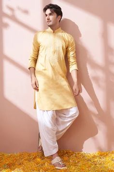 Shop for Kora By Nilesh Mitesh Yellow Rayon Mirror Embellished Pathani Kurta Set for Men Online at Aza Fashions Pathani For Men, Yellow Kurta, Groom Dress Men, Haldi Outfits, Stylish Mens Suits, Kurta Pajama Men, Mirror Embroidery, Kurta Set For Men, Mens Kurta Designs