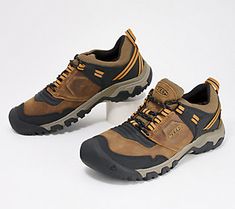 These leather hiking sneakers are waterproof, which means puddles and the rain are no longer an issue. Have fun without worrying about ruining your shoes. Finally! From KEEN. Hiking Sneakers, Your Shoes, The Rain, Have Fun, Sneakers Fashion, Fashion Shoes, Hiking, Sneakers, Leather