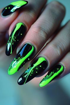 Bright Green And Black Nails, Black Green Nail Designs, Black Light Nail Designs, Neon Green Makeup Looks, Black Neon Nails, Bright Green Nails Designs, Black And Green Nails Designs, Black And Neon Green Nails, Neon Green Nail Art