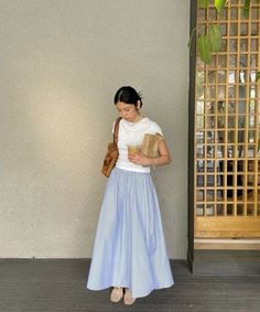 Outfits For Breakfast, Long Skirt Casual Outfit, Breakfast Outfit Ideas, Thailand Ootd, Minimalist Summer Outfit, Minimalist Outfit Summer, Summer Modest Outfits, Blue Long Skirt, Breakfast Outfit