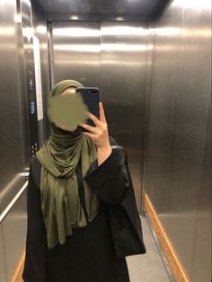 Hijabi Mirror Selfie, Umrah Abaya, Hijabi Abaya, Abaya Modest, Modest Hijab, Best Hair Dye, Hijab Abaya