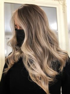 Light Fall Balayage, Brown Blonde Bayalage Hair, Blonde Baylage Hair On Brown Hair, Balayage Dark Blonde Hair, Dark Blonde Hair With Balayage, Dimensional Bronde Haircolor, Long Bayalage Hair, Blonde Balayage 2023, Hair Bob Balayage