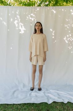 DESCRIPTION Oversized relaxed fit Heavyweight jersey T-shirt Round neckline and split sides Cream color Unisex Made in Peru following ethical practices Super soft blend 70%baby alpaca and 30% mulberry silk COLORSCream / Black / Burnt orange COMPOSITION 70%baby alpaca and 30% mulberry silk Sustainable and Fair Trade Natural Alpaca cream color SIZING TIPS Phoenix is 5’9.5 (31.5,23,34) and she is wearing size S Cain is 6’2.5 Waist: is 30.5 and he is wearing a size L Oversized Beige Fine Knit Top, Oversized Fine Knit Beige Top, Oversized Fine Knit Tops For Loungewear, Cream Effortless Relaxed Fit Tops, Beige Fine Knit Top With Relaxed Fit, Beige Fine Knit Relaxed Fit Top, Oversized Beige Top With Effortless Style, Oversized Effortless Beige Tops, Oversized Beige Effortless Top