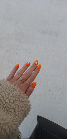 Short Orange Halloween Nails, Orange Nails For Halloween, Fall Nails Candy Corn, Preppy Fall Nails Short, Preppy Halloween Nails Short, Orange Nails With Ghost, Halloween Nails Short Orange, Simple Halloween Nails Orange, Orange Halloween Nails Short