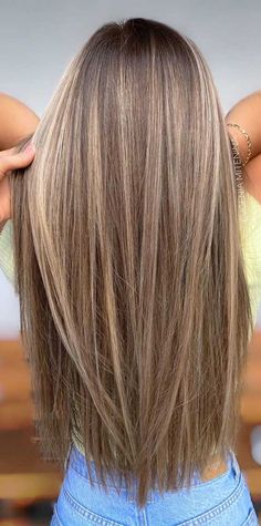 Beautiful Brown Hair, Brown Hair Inspo, Hair Color Streaks, Brown Hair With Blonde Highlights, Brown Hair Balayage, Blonde Hair Inspiration, Balayage Hair Blonde, Light Hair Color