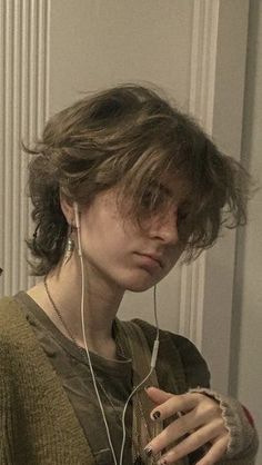 Layered Masculine Hair, Transmasc Fluffy Haircut, Gender Envy Haircut, Short Haircut Masculine, Shaggy Nonbinary Hair, Short Hairstyles Transmasc, Hair Reference Front View, Envy Haircuts, Short Hair Styles Masc