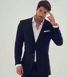 Trilogía UNBREAKABLE.   Primer parte: "El collar alrededor de tu cuel… #chicklit # Chick-Lit # amreading # books # wattpad Old Man Outfit, Nick Bateman, Elegante Casual, Poses For Men, Good Looking Men, Stylish Men, Male Models, Karate, White Shirt