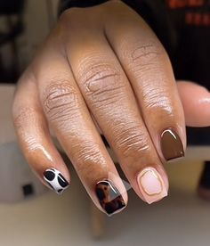 Natural Nail Color With Designs, Fall Nails Black Women Short, Short Gel Manicure Ideas, Gel Nails Black Women, Short Nails For Black Women, Gel Nail Designs Natural Nails, Nude Short Nails Ideas, Overlay Nail Ideas, Short Nail Designs Simple