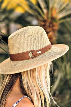 Sunhat Outfit, Vacation Content, Hat Outfits Summer, Womans Hat, Hat Aesthetic, Women Hats