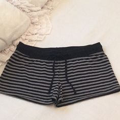 New Hard Tail Forever Black/Grey Stripe Shorts.Size Xl,Super Soft,Drawstring Waist.Never Worn,Washed Once With Free And Clear Laundry Products.Smoke And Pet Free. Gray Cotton Beach Shorts, Gray Shorts For Beach, Gray Drawstring Shorts, Gray Pajama Shorts For Summer, Comfortable Stretch Gray Shorts, Gray Drawstring Bottoms Of Short Length, Gray Summer Pajama Shorts, Gray Stretch Shorts For Beach, Gray Stretch Shorts For The Beach