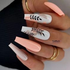 Time to brush the dust off those quarantined claws and get ready for the spookiest night of the year. Nail Flash, Uñas Aesthetic, Nagel Design, Peach Nails, Coral Nails, Style Nails, What Do, Long Acrylic Nails Coffin, Nails Spa