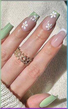 Cute Nails With Flower Design, Carcase Iphone, Paznokcie Hello Kitty, Mint Green Nails, Simple Spring Nails, Square Nail, Square Nail Designs, Green Nail Designs, Floral Nail Designs