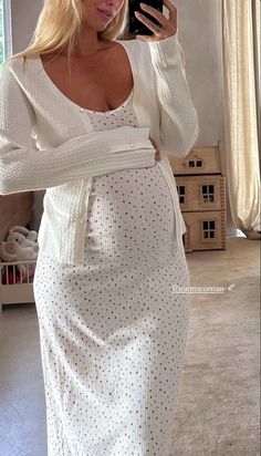 Twin Men, Cute Pregnancy Pictures, Exercise During Pregnancy, Pretty Pregnant, Cute Maternity Outfits, Stylish Maternity Outfits, Pregnancy Looks, Casual Maternity, Foto Tips