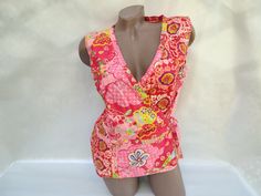 90s Vintage Cotton Patchwork Floral Pink Top/Tank Top Wrap Top. Size S-M. Top in excellent vintage condition. Bust 94cm (37in), waist 84cm (33in), top length 55cm (21.6in). Pink Fitted Tank Vest, Fitted Multicolor Beach Vest, Fitted Multicolor Tank Vest, Retro Fitted Summer Vest, Retro Fitted Vest For Summer, Vintage Pink Tank Top For Summer, Vintage Pink Tank Top For Spring, Retro Pink Sleeveless Top, Top Tank