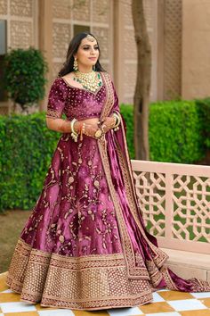 Mom Lehenga, Indian Wedding Simple, Makeup Ideas Indian, Outfit Ideas Indian Wedding, Outfit Ideas Indian, Short Girls Outfit Ideas, Girls Outfit Ideas, Rajasthani Dress, Lehenga Design