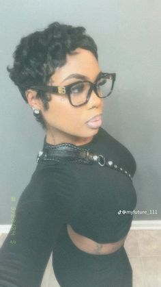 Side Part Short Quick Weave, Black Women Low Cut Hairstyles, Betty Boop Hairstyle Short Hair, Highlight Pixie Haircut, Fall Pixie Hair Color Black Women, Short Big Chop Hairstyles, Betty Boop Pixie Cut, Cute Short Cuts For Black Women, Really Short Natural Hairstyles