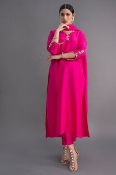 LEERA – Henna Mehndi Fuchsia Outfit, Trousers Outfit, Tandoori Masala, Indian Bride Outfits, Bridal Lehenga Collection, Latest Bridal Dresses, Iranian Women Fashion, Pakistani Dresses Casual