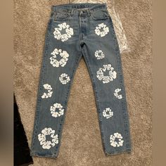 Torn Jeans Outfit, Denim Tears Jeans, Tear Jeans, Flower Jeans, Denim Tears, Torn Jeans, Jeans Outfit, Jeans Color, Christmas Wishlist