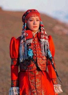 Traditional costume in Mongolia: Global Dress, People Of The World, Mongolia