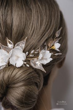 Floral Light Hair Ornament for a Wedding for a Young Girl the - Etsy Floral Bridal Comb, Bridal Hair Ornaments, Leaf Headband, Hair Bride, Flower Hair Pieces, Leaves Headband, Bead Flower, Bridal Veils, Bridal Comb