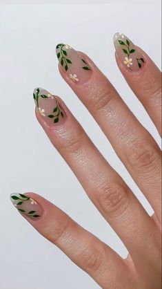 Fun floral flower nail design April Nails, Best Acrylic Nails, Flower Nails